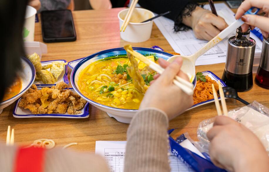 花悦溪双椒牛肉米线